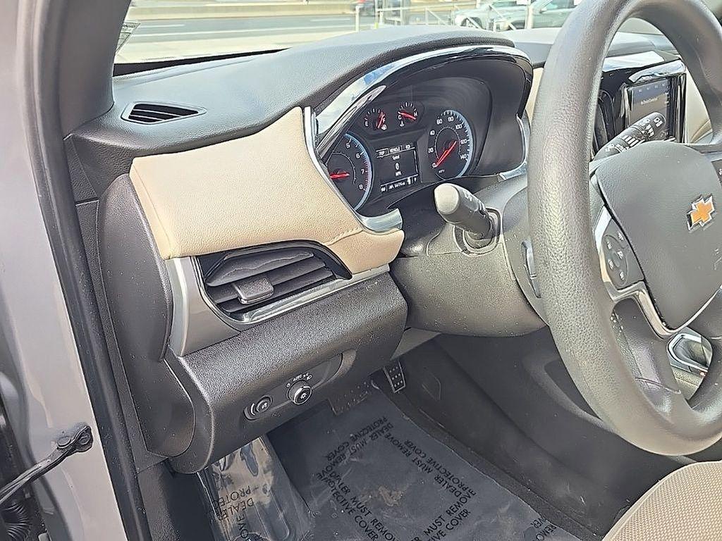 used 2022 Chevrolet Traverse car, priced at $26,375