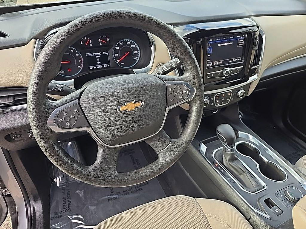 used 2022 Chevrolet Traverse car, priced at $26,375