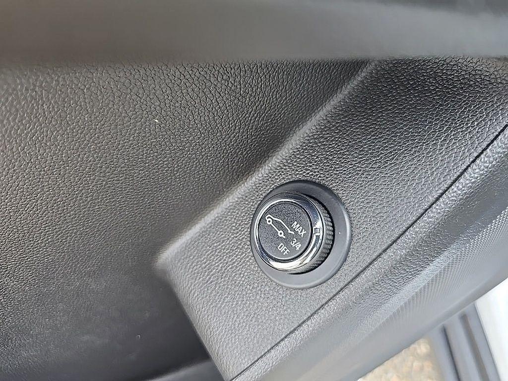 used 2023 Chevrolet Traverse car, priced at $29,000