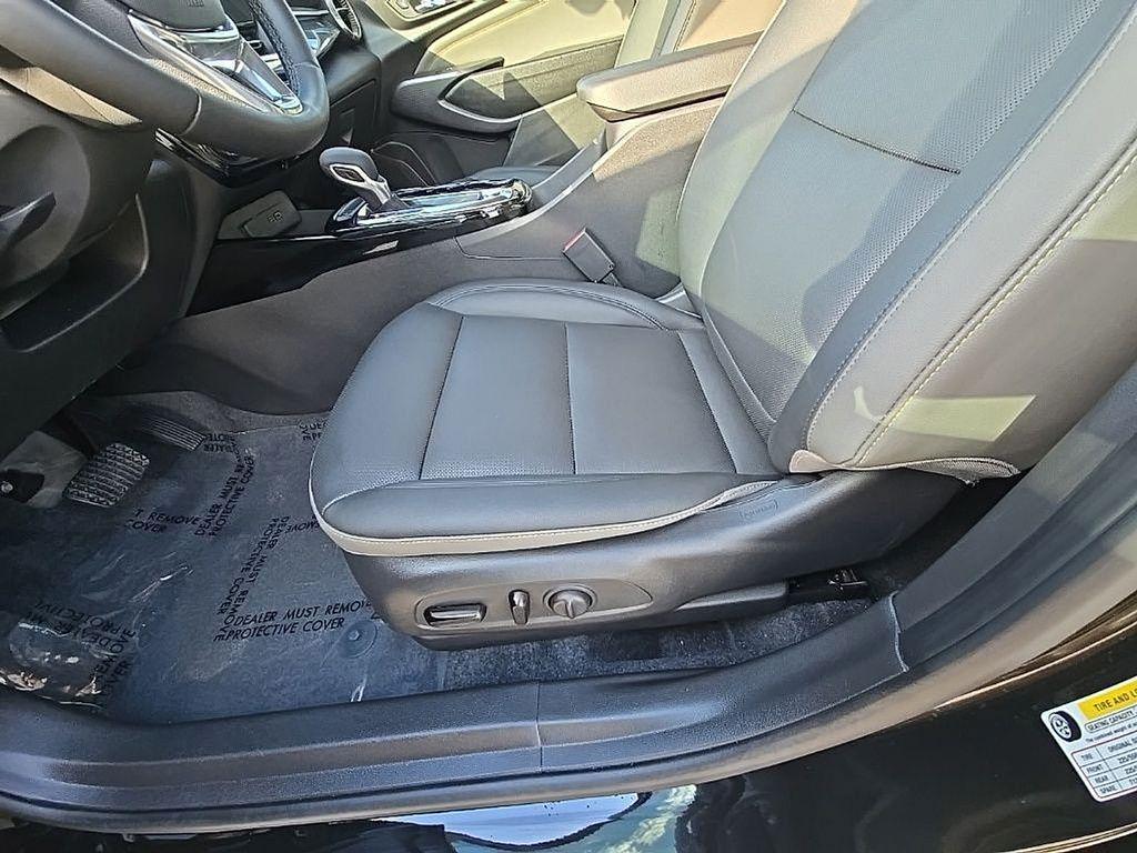 used 2025 Chevrolet Trax car, priced at $24,436