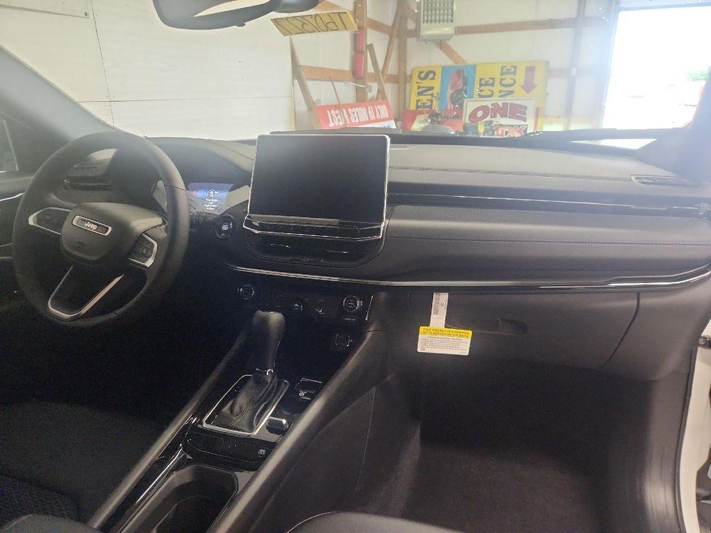 new 2025 Jeep Compass car, priced at $31,295