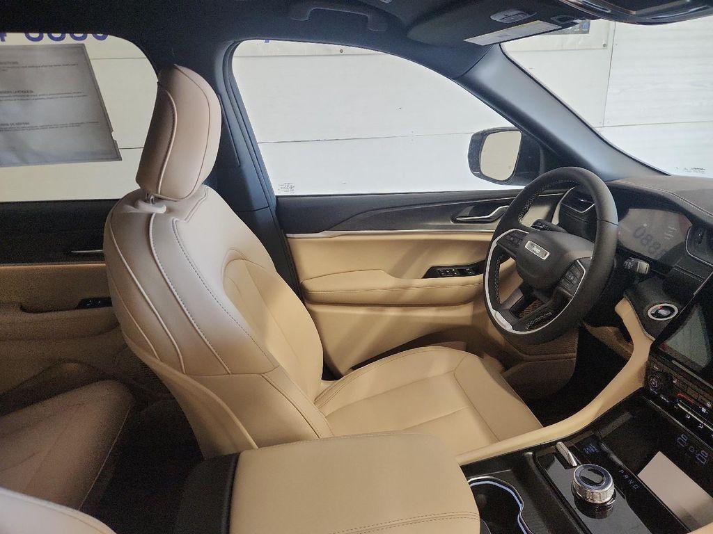 new 2025 Jeep Grand Cherokee L car, priced at $45,019