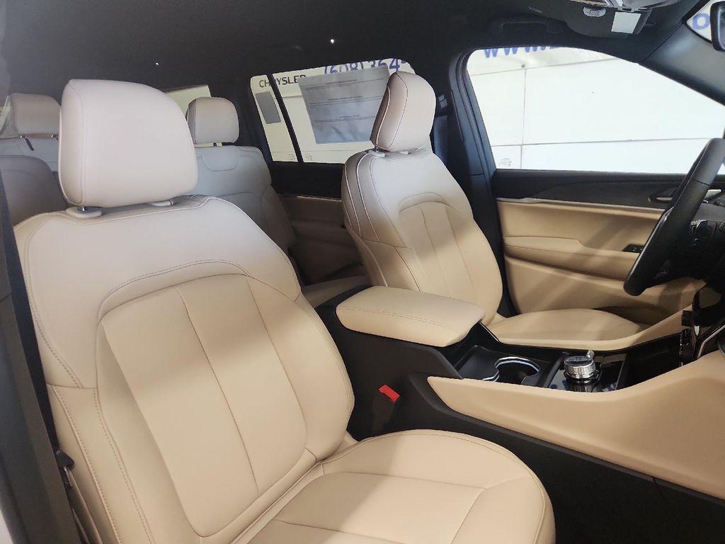 new 2025 Jeep Grand Cherokee L car, priced at $45,019