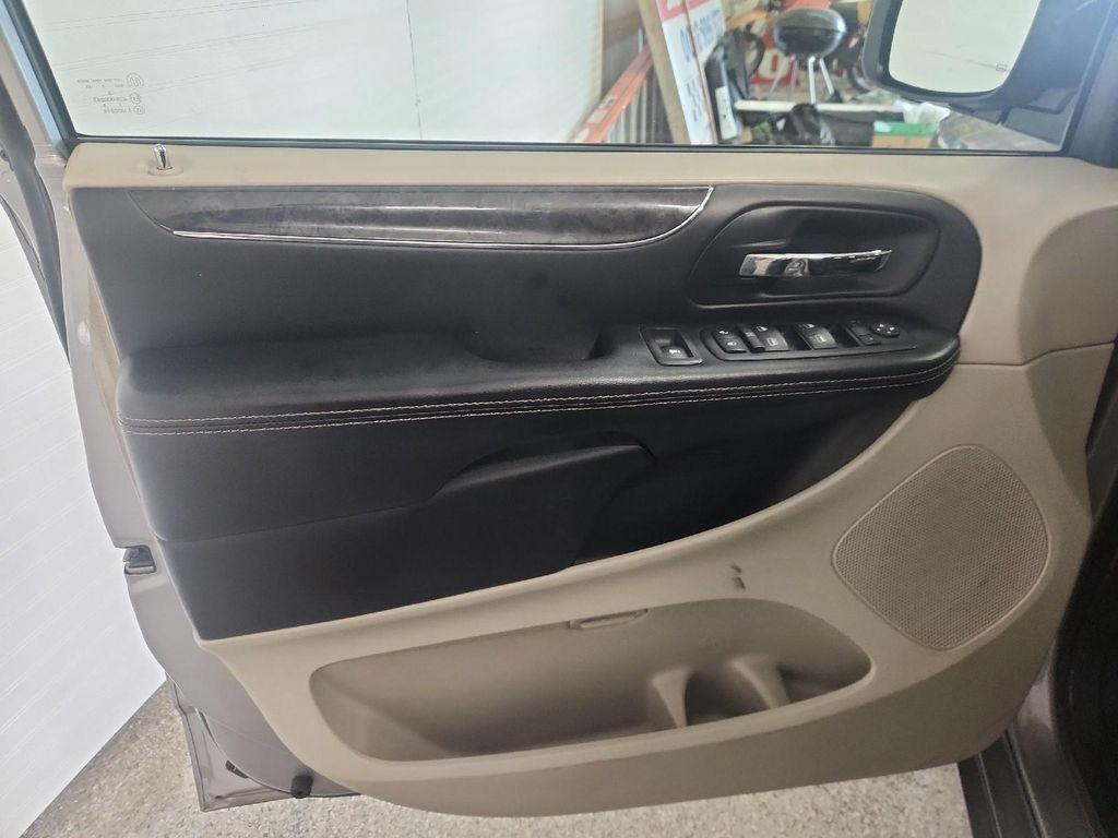 used 2014 Chrysler Town & Country car, priced at $9,387