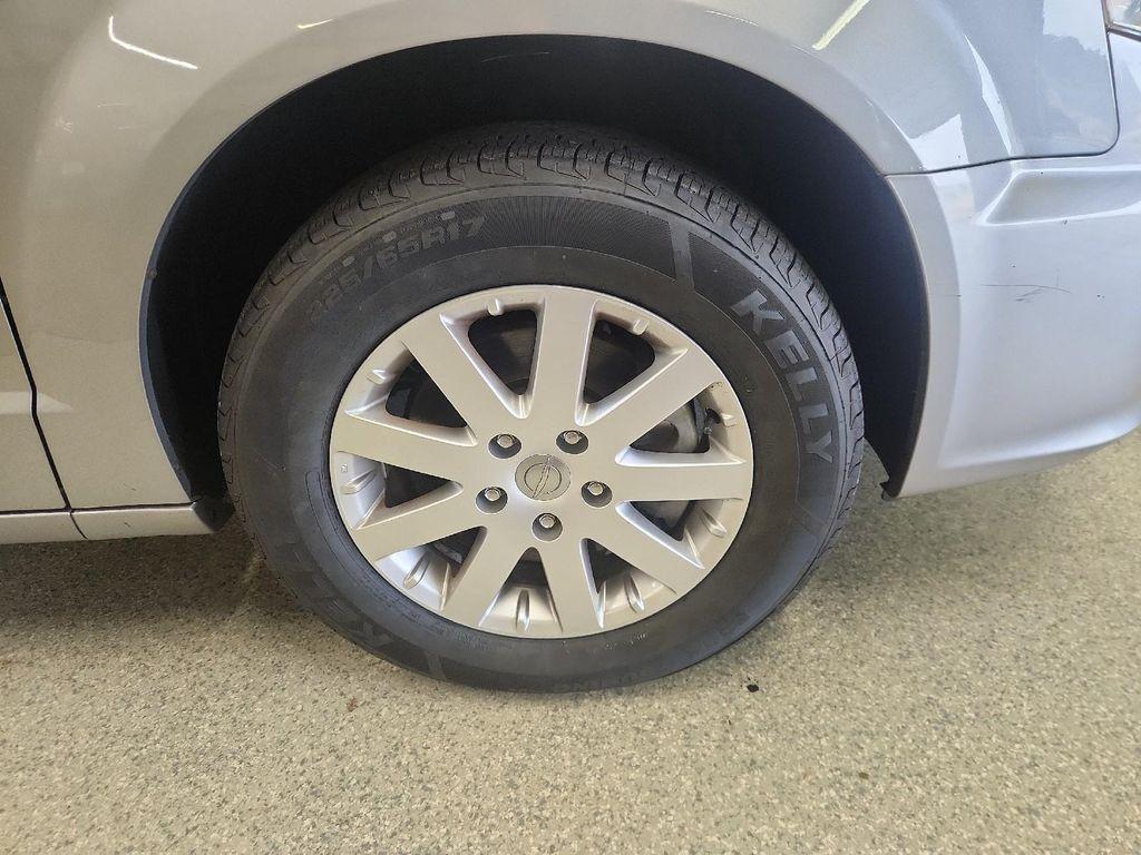 used 2014 Chrysler Town & Country car, priced at $9,387