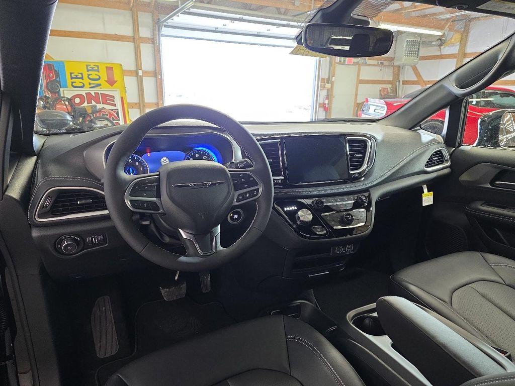 new 2025 Chrysler Pacifica car, priced at $44,179