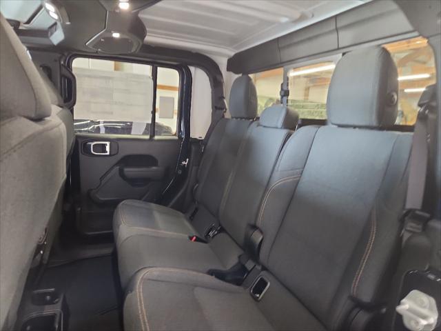 new 2025 Jeep Gladiator car, priced at $43,295