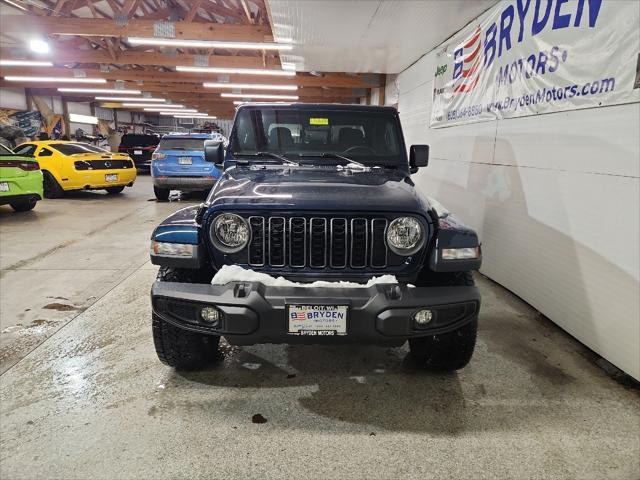 new 2025 Jeep Gladiator car, priced at $43,295