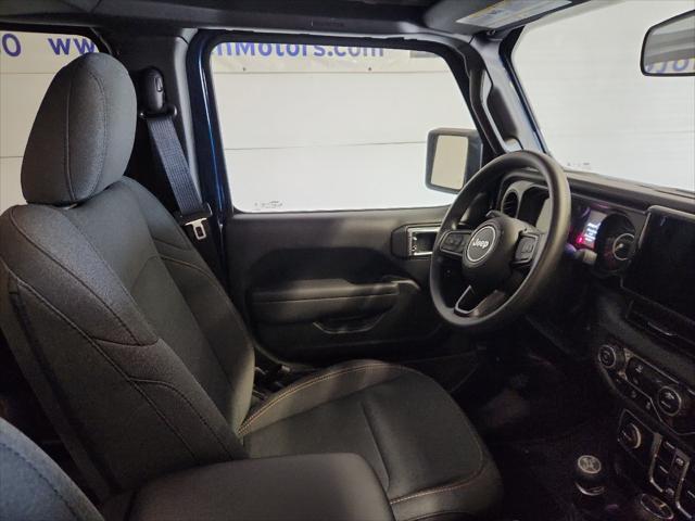 new 2025 Jeep Gladiator car, priced at $43,295