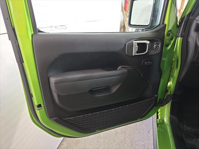new 2025 Jeep Wrangler car, priced at $46,290