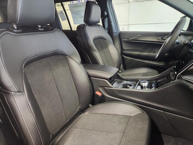 new 2025 Jeep Grand Cherokee car, priced at $44,790