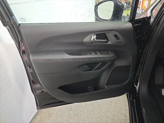 new 2025 Chrysler Pacifica car, priced at $42,395