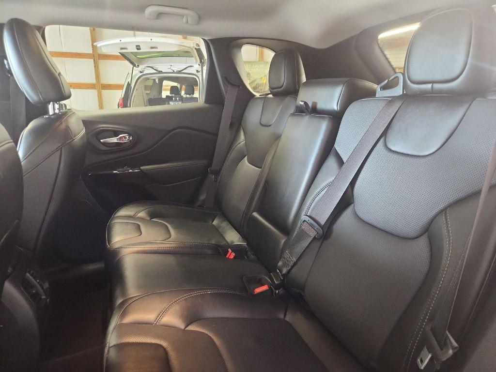 used 2023 Jeep Cherokee car