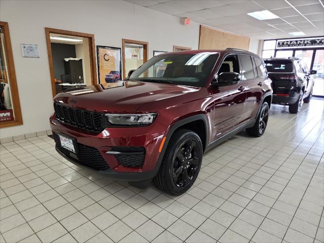 new 2025 Jeep Grand Cherokee car, priced at $48,590