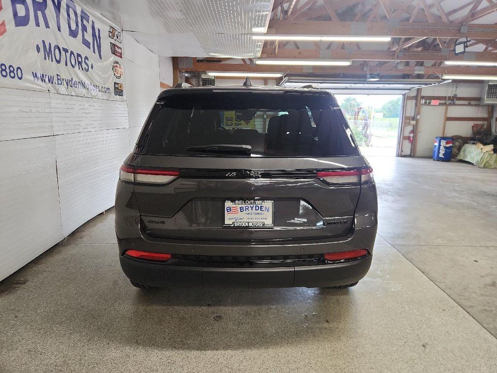 new 2025 Jeep Grand Cherokee car, priced at $47,895