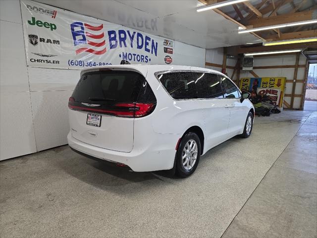 new 2025 Chrysler Pacifica car, priced at $42,055