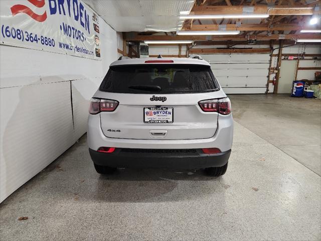 new 2025 Jeep Compass car, priced at $31,990