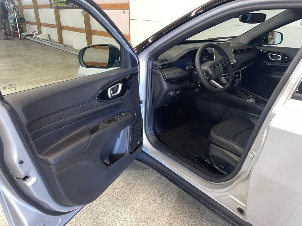 new 2026 Jeep Compass car, priced at $38,390