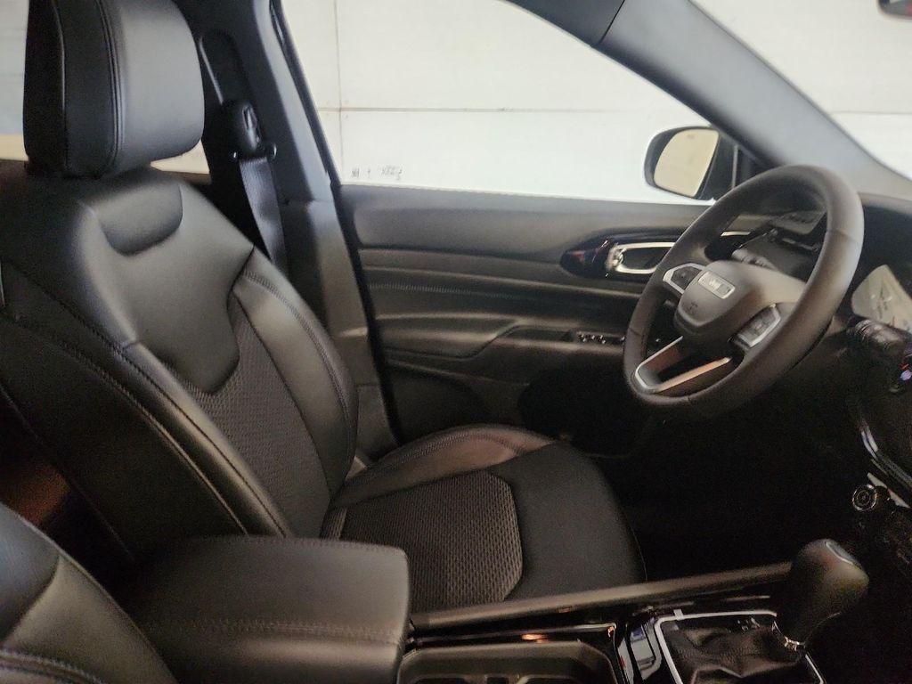 new 2025 Jeep Compass car, priced at $31,395