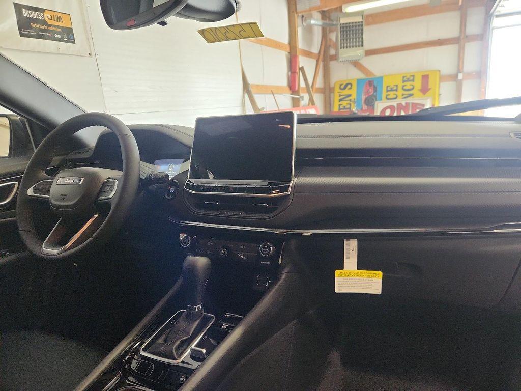 new 2025 Jeep Compass car, priced at $31,395