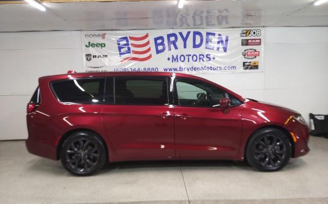 used 2019 Chrysler Pacifica car, priced at $22,994