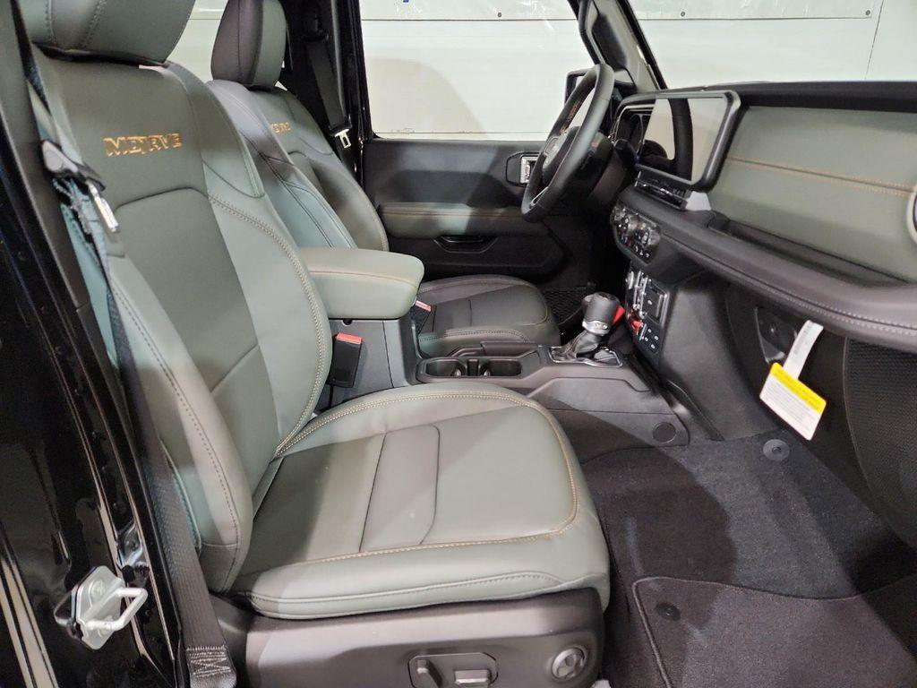 new 2025 Jeep Gladiator car, priced at $60,990