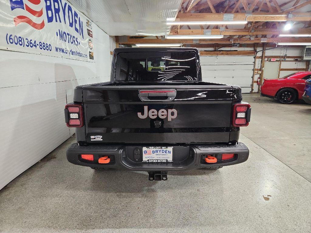 new 2025 Jeep Gladiator car, priced at $60,990