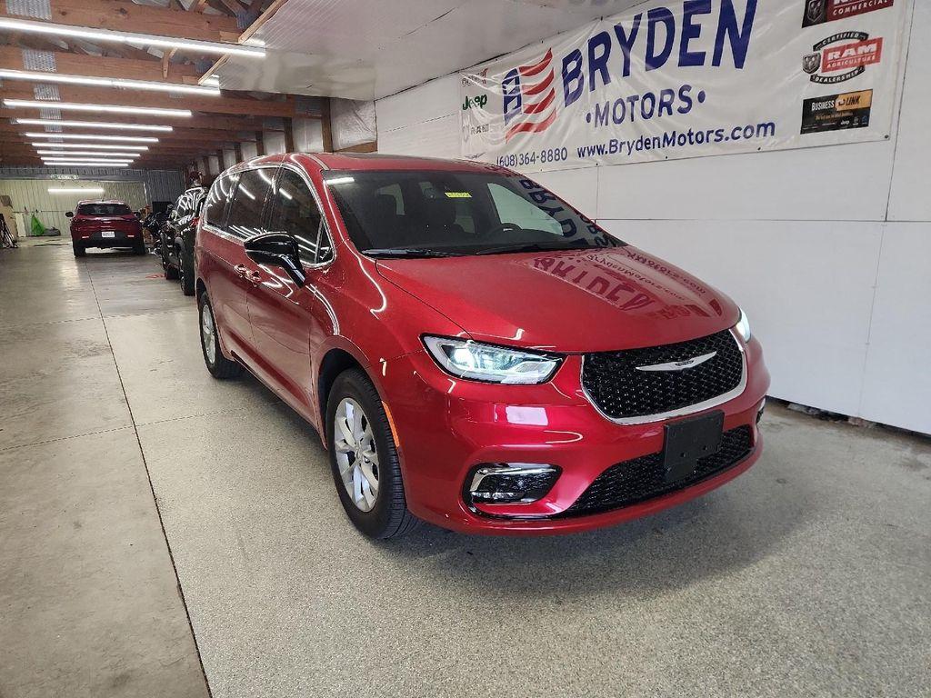 new 2025 Chrysler Pacifica car, priced at $48,997