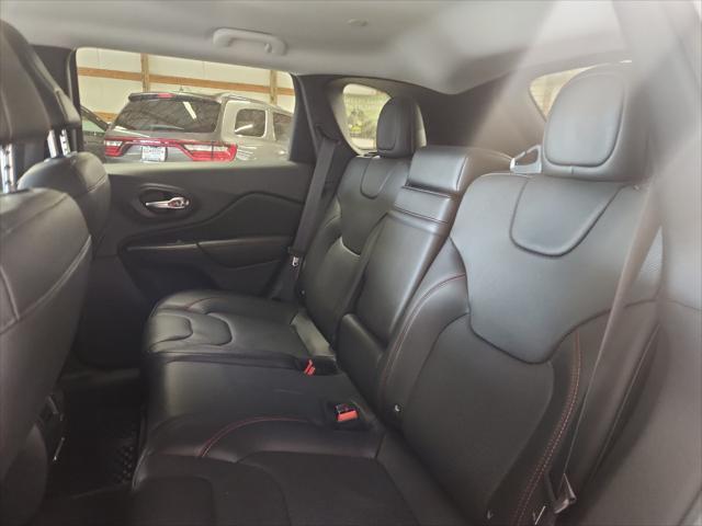 used 2019 Jeep Cherokee car