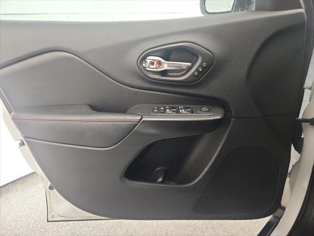 used 2019 Jeep Cherokee car