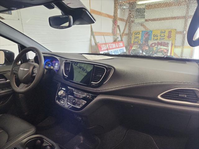 used 2022 Chrysler Pacifica car, priced at $33,492