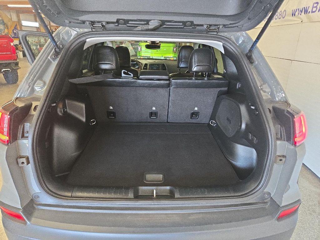used 2022 Jeep Cherokee car, priced at $25,894