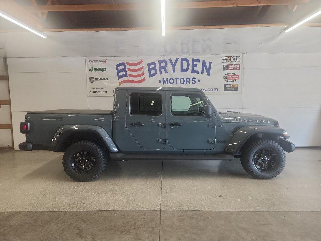 new 2025 Jeep Gladiator car, priced at $49,590