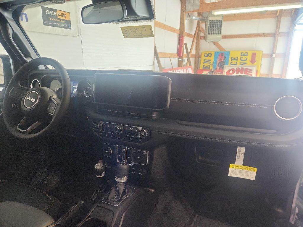 new 2025 Jeep Gladiator car, priced at $49,590
