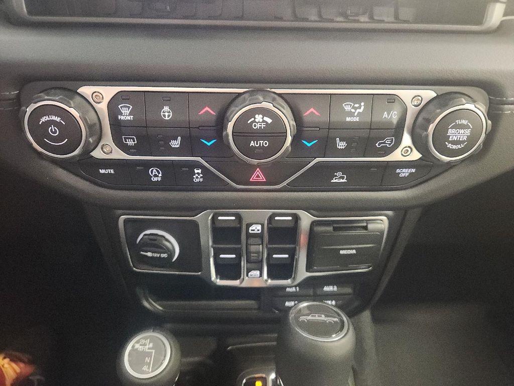 new 2025 Jeep Gladiator car, priced at $49,590