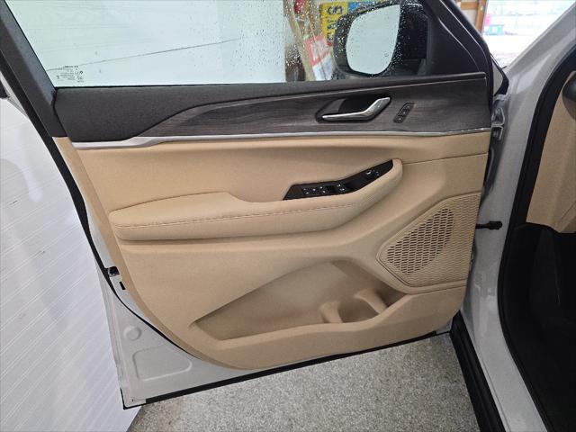 new 2025 Jeep Grand Cherokee L car, priced at $50,175