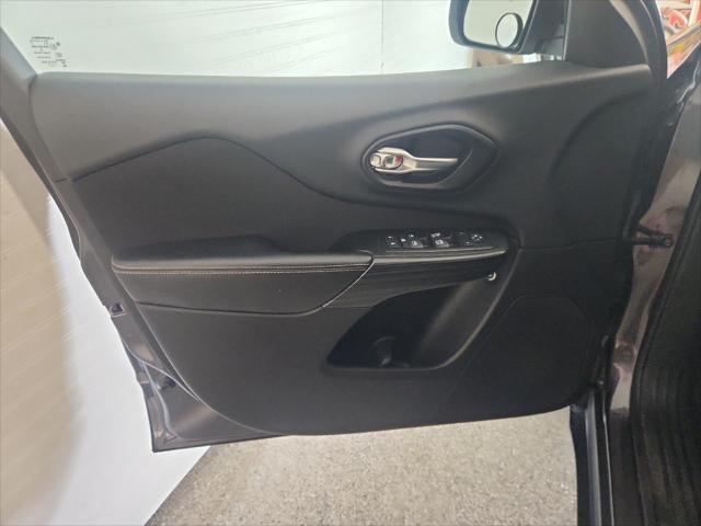 used 2014 Jeep Cherokee car, priced at $11,483