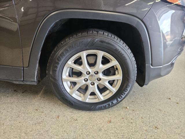 used 2014 Jeep Cherokee car, priced at $11,483