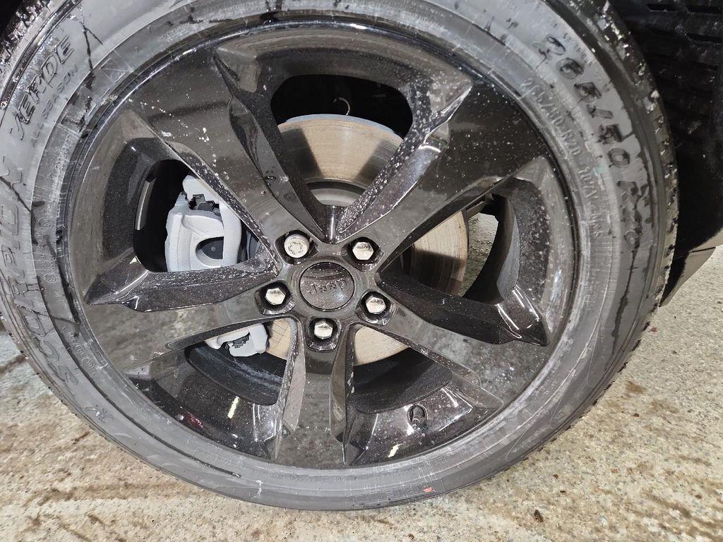 new 2025 Jeep Grand Cherokee L car, priced at $50,195