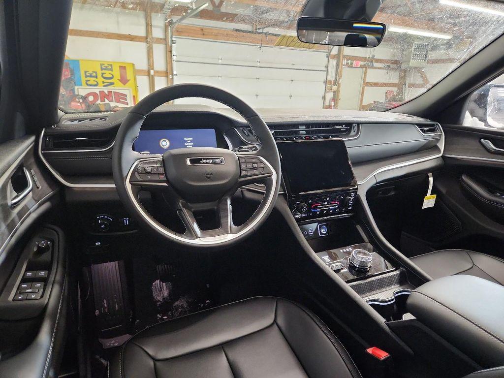 new 2025 Jeep Grand Cherokee L car, priced at $50,195