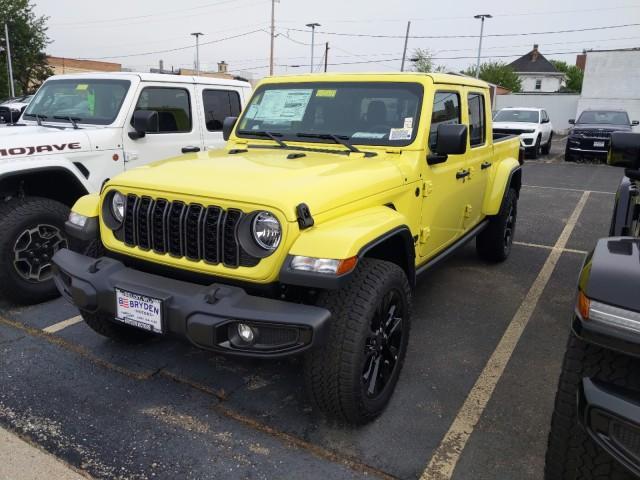 new 2024 Jeep Gladiator car, priced at $45,497