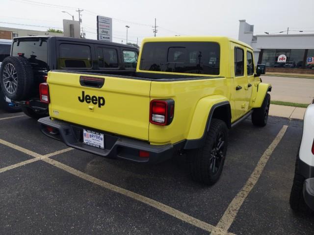 new 2024 Jeep Gladiator car, priced at $45,497