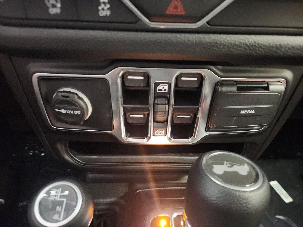 new 2025 Jeep Wrangler car, priced at $48,990