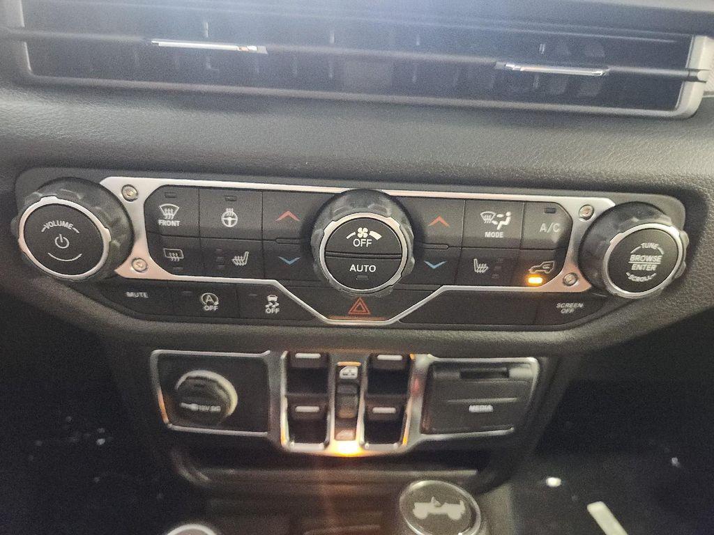 new 2025 Jeep Wrangler car, priced at $48,990