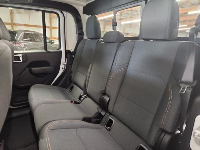 new 2025 Jeep Gladiator car, priced at $42,375