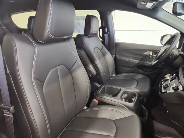 new 2025 Chrysler Pacifica car, priced at $42,795