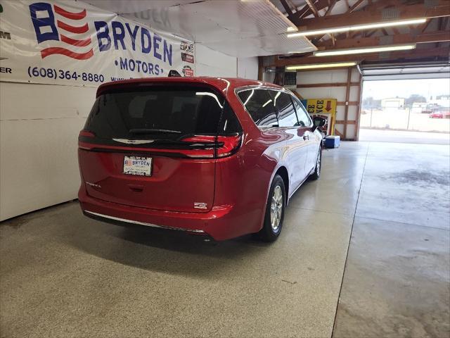 new 2025 Chrysler Pacifica car, priced at $42,795
