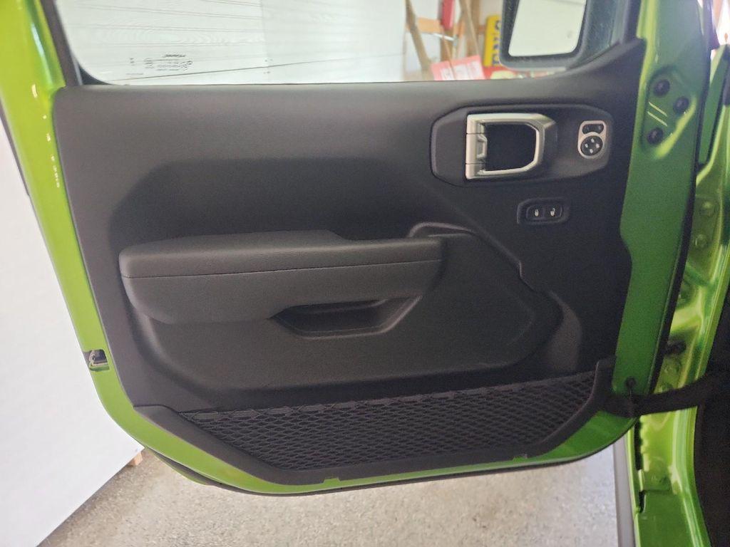 new 2025 Jeep Wrangler car, priced at $53,395
