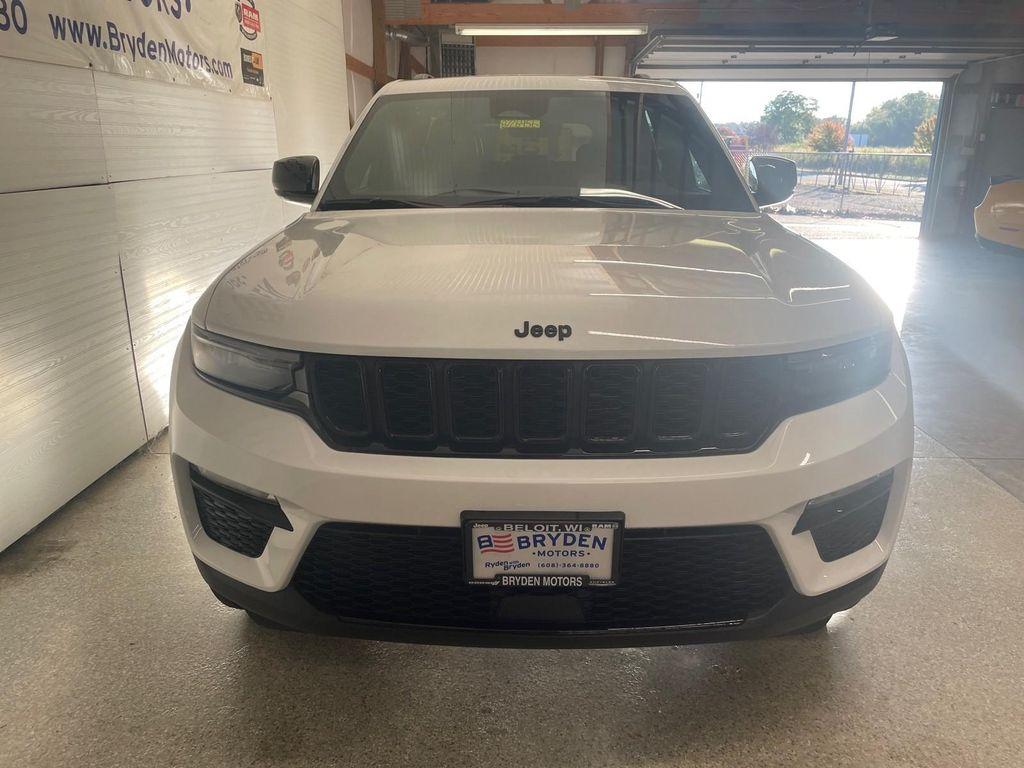 new 2025 Jeep Grand Cherokee car, priced at $48,195