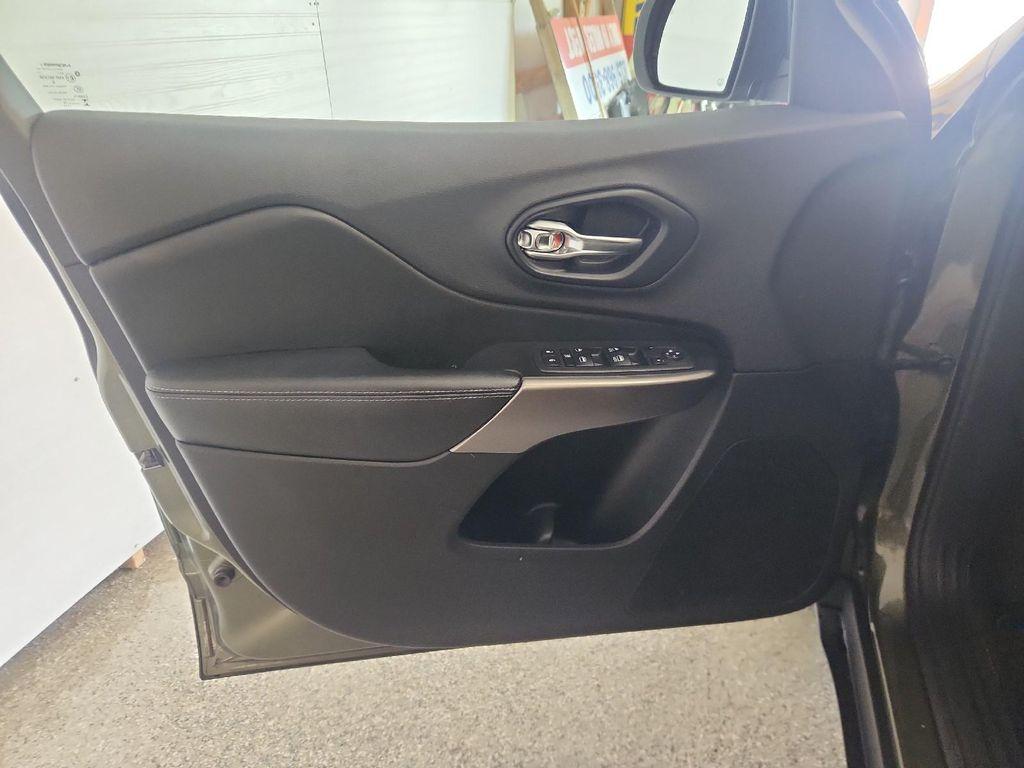 used 2019 Jeep Cherokee car, priced at $11,676